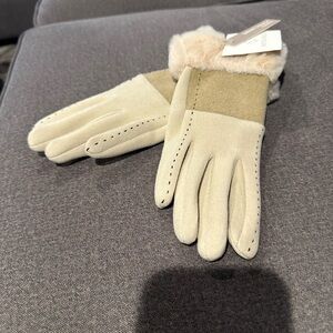 Beige Suede Gloves with Faux Fur Trim